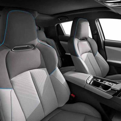เรือธง Changan UNI-T 1.5T Compact SUV เครื่องยนต์เบนซิน ความเร็วสูงสุด 205KM/H คลัตช์คู่