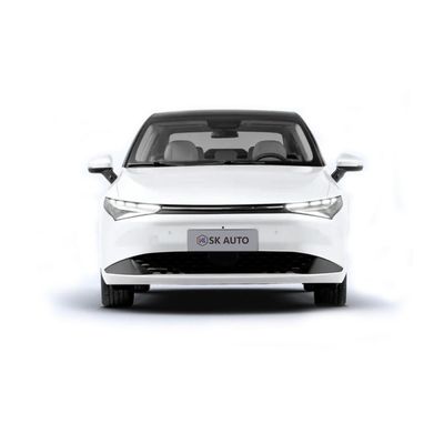 ในสต็อก Ev Car Xiaopeng P5 แบรนด์ใหม่ 0km รถยนต์พลังงาน 5 ที่นั่งรถยนต์สำหรับครอบครัว