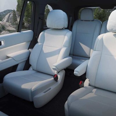 ความเร็วสูงสุด 180 กิโลเมตรต่อชั่วโมง Li L8 Max AWD 490 HP SUV ไฟฟ้า 5 ประตู 6 ที่นั่ง มีระยะทาง 1200 กิโลเมตร และระยะล้อ 3005 มม