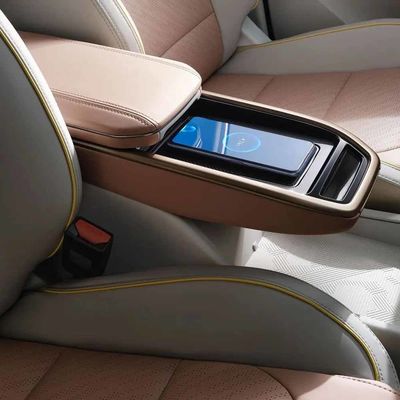 Geely Geometry M6 SUV ขนาดกลาง 150 กม. / ชม. 5 ประตู 5 ที่นั่งสำหรับการเดินทางของครอบครัว