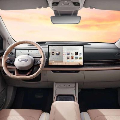 Geely Geometry M6 SUV ขนาดกลาง 150 กม. / ชม. 5 ประตู 5 ที่นั่งสำหรับการเดินทางของครอบครัว
