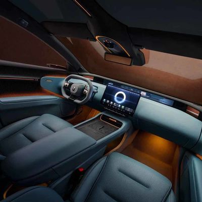 เปิดตัวใหม่ 700 กิโลเมตร ระยะทางไฟฟ้าบริสุทธิ์ มอเตอร์แม่เหล็กถาวร Avatr12 รถไฟฟ้า