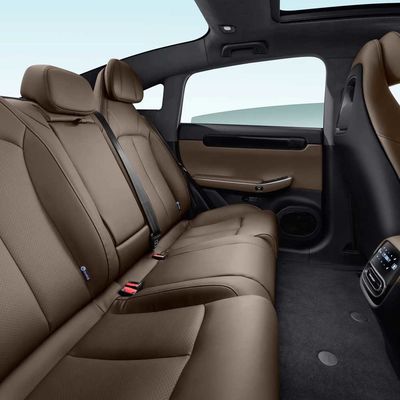 Leapmotor C01 500KM Electric Sedan ขับเคลื่อนสองล้อความเร็วสูงสำหรับการเดินทางของครอบครัว