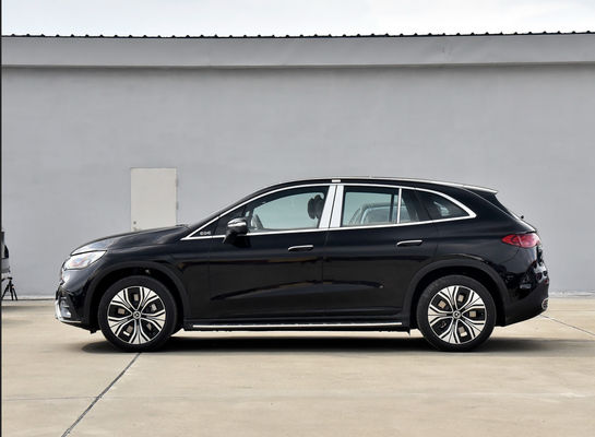 รถไฟฟ้า 300kW มีระยะทาง 609กม 2025 Mercedes EV Luxury EQE SUV with Big Space รถไฟฟ้าที่ดีที่สุดสําหรับขับรถในทะเลทราย