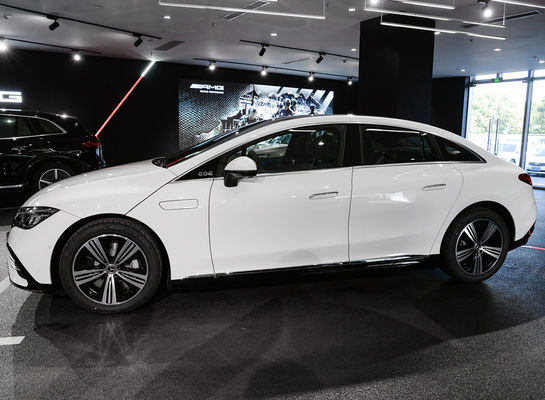 2025 รุ่นใหม่ Mercedes Luxury EV 0 การออกอากาศ 681 กม ระยะทาง 0.62 ชั่วโมง ชาร์จไฟฟ้า เซดาน EQE