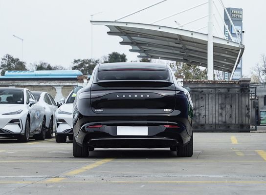 LXUCEED 0.25hrs เวลาชาร์จเร็ว รถไฟฟ้าอัจฉริยะ RWD / AWD สําหรับประสบการณ์การขับขี่ที่แข็งแรง