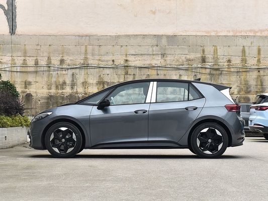 2025 Volkswagen EV ID4 รุ่นใหม่ ความจุแบตเตอรี่ 53.6 KWh รถไฟฟ้าพร้อมหลังคาแดงสําหรับผลงานที่ยั่งยืน