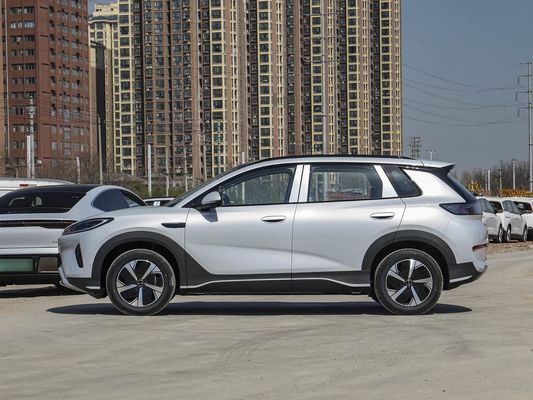 หน้าจอสัมผัส ลักษณะภายใน รุ่น 2025 BYD รถ EV พร้อมหลังคาแดด และพลังงานแบตเตอรี่ 60.9kWh ชาร์จเร็ว รถไฟฟ้า ขายร้อน