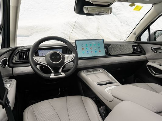 หน้าจอสัมผัส ลักษณะภายใน รุ่น 2025 BYD รถ EV พร้อมหลังคาแดด และพลังงานแบตเตอรี่ 60.9kWh ชาร์จเร็ว รถไฟฟ้า ขายร้อน