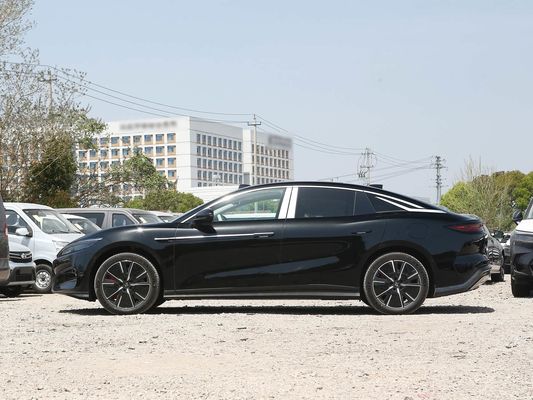รุ่นรถยนต์ 601km ระยะทาง 83.2kWh ความจุแบตเตอรี่ AWD รถชาร์จเร็ว