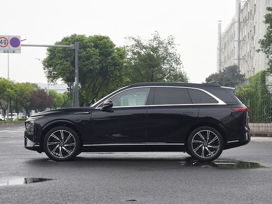 2025 Xpeng G9 รถยนต์ SUV ไฟฟ้าครบถ้วน ขนาดแบตเตอรี่ 93.1kWh ความจุ 423kW แรงมอเตอร์สูงสุด 680km ระยะทางยาวและชาร์จเร็วด้วยหลังคาแดด