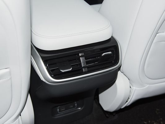 2025 Xpeng G9 รถยนต์ SUV ไฟฟ้าครบถ้วน ขนาดแบตเตอรี่ 93.1kWh ความจุ 423kW แรงมอเตอร์สูงสุด 680km ระยะทางยาวและชาร์จเร็วด้วยหลังคาแดด