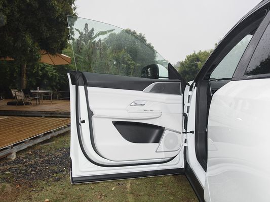 2025 Xpeng G9 รถยนต์ SUV ไฟฟ้าครบถ้วน ขนาดแบตเตอรี่ 93.1kWh ความจุ 423kW แรงมอเตอร์สูงสุด 680km ระยะทางยาวและชาร์จเร็วด้วยหลังคาแดด