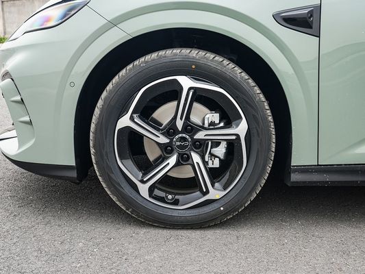 2025 BYD รถยนต์ไฟฟ้า ป้าย 06GT เวลาชาร์จเร็ว 0.33 ชม. และผลงาน ระยะทางยาว 550 กม. แบตเตอรี่ขนาดใหญ่พร้อมหลังคาแดงสําหรับครอบครัว