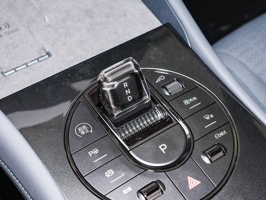 2025 BYD รถยนต์ไฟฟ้า ป้าย 06GT เวลาชาร์จเร็ว 0.33 ชม. และผลงาน ระยะทางยาว 550 กม. แบตเตอรี่ขนาดใหญ่พร้อมหลังคาแดงสําหรับครอบครัว