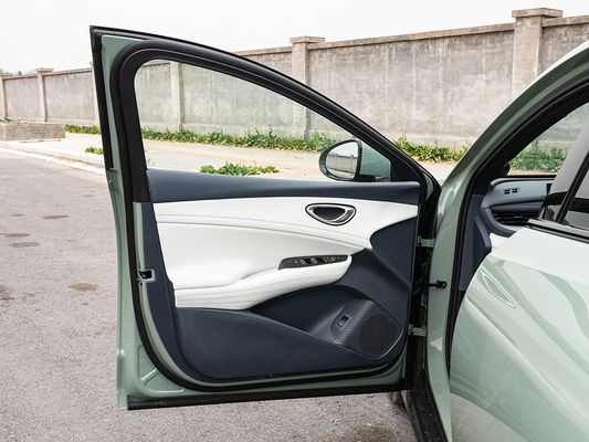 2025 BYD รถยนต์ไฟฟ้า ป้าย 06GT เวลาชาร์จเร็ว 0.33 ชม. และผลงาน ระยะทางยาว 550 กม. แบตเตอรี่ขนาดใหญ่พร้อมหลังคาแดงสําหรับครอบครัว